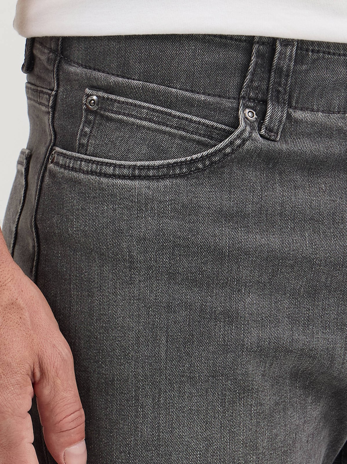 Men's Extreme Motion MVP Relaxed Straight Jean - view 6