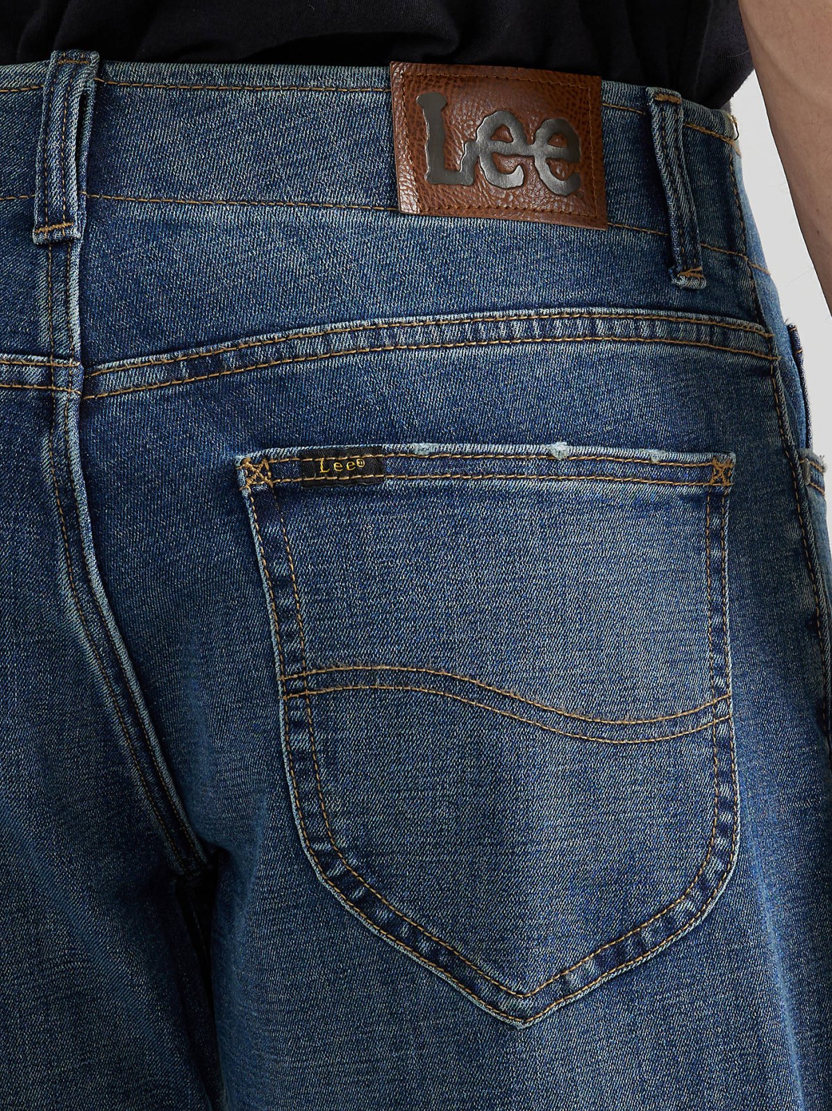 Men's Extreme Motion MVP Straight Fit Tapered Jean - view 5
