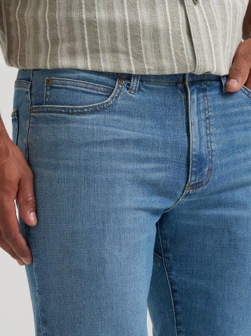 Men's Extreme Motion Regular Straight Jean with Cool Temp Technology