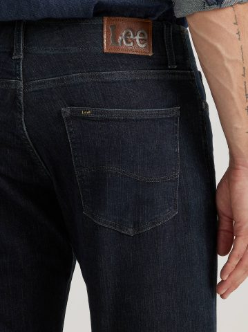 Men's Extreme Motion Athletic Tapered Leg Jean