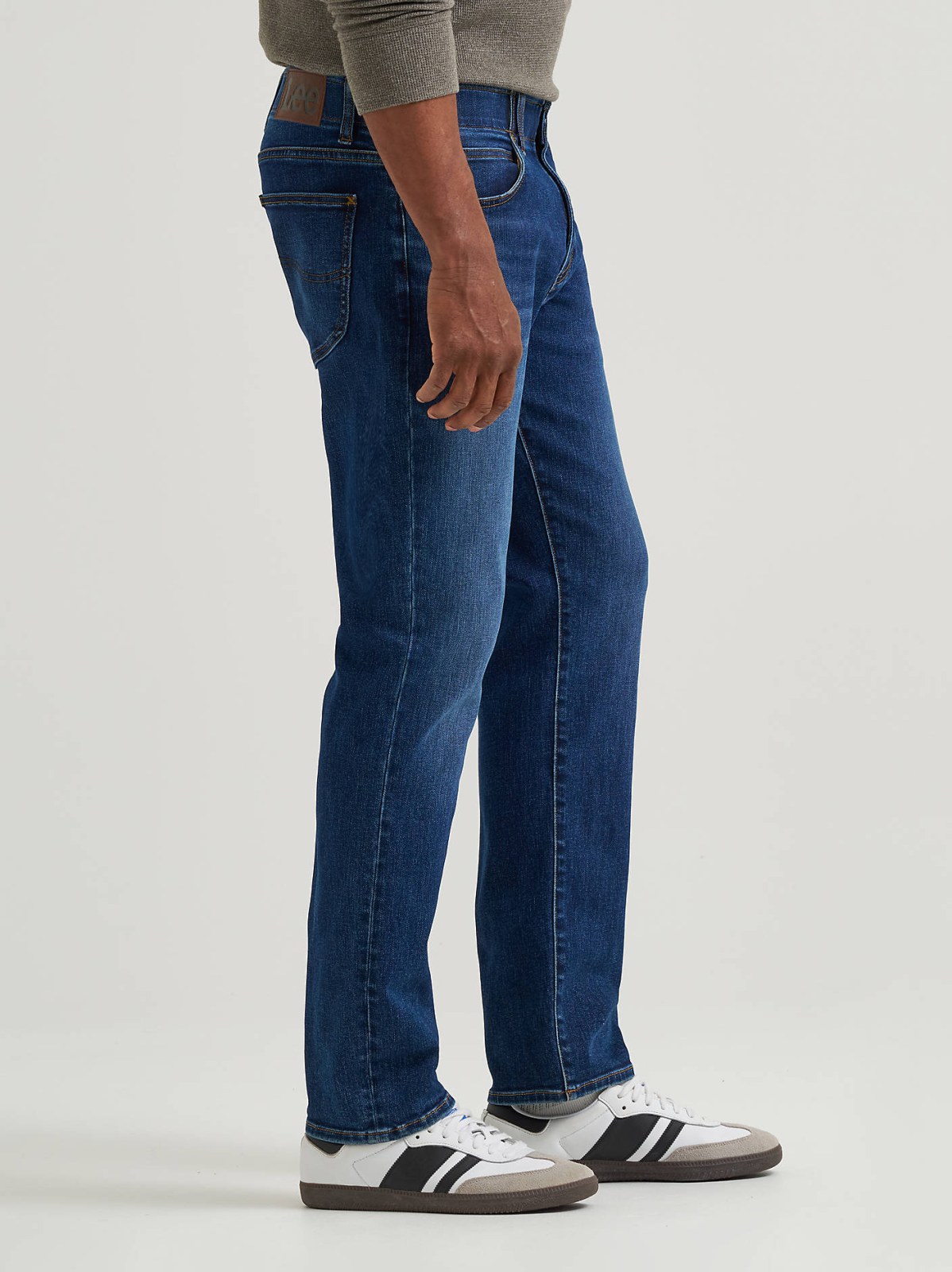 Men's Extreme Motion Straight Fit Tapered Leg Jean - view 4