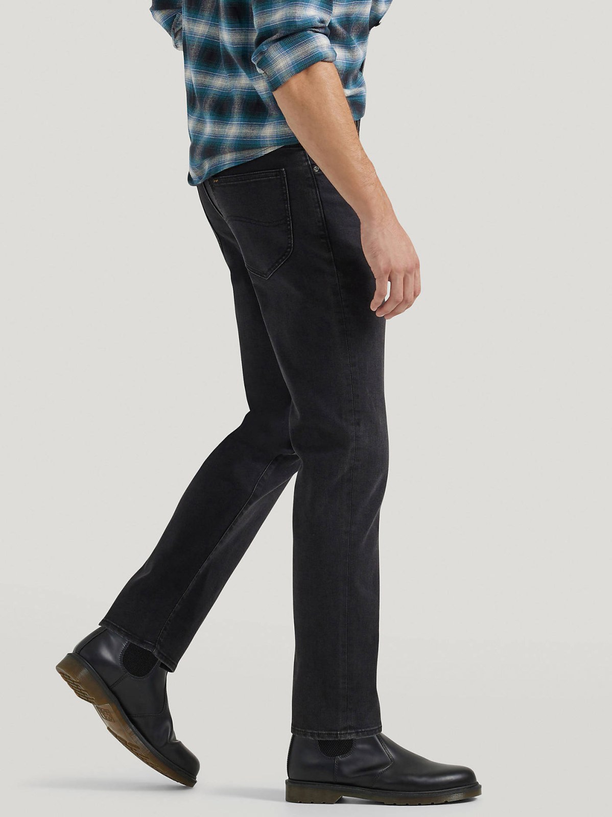 Men's Extreme Motion MVP Regular Straight Jean - view 4