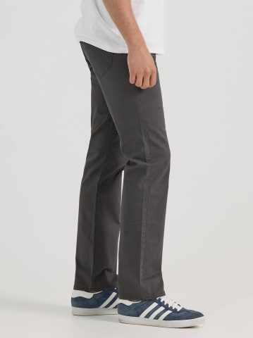 Men's Extreme Motion Regular Straight Twill Jean