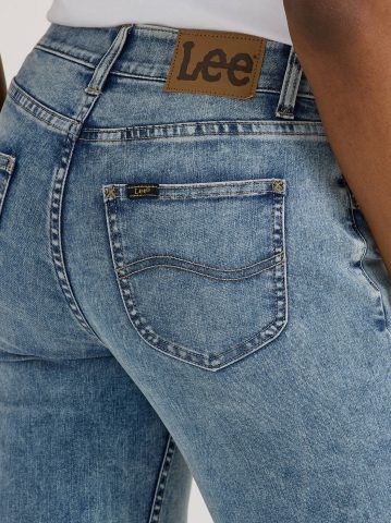 Women's Ultra Lux Comfort Flex Motion Slim Straight Jean with Ever Fit®