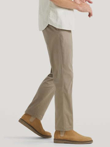 Men's Extreme Motion Relaxed Fit Khaki Pant