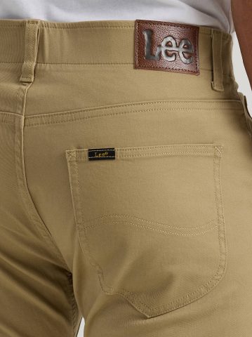 Men's Extreme Motion Slim Straight Twill Jean