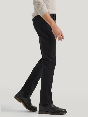 Men's Extreme Motion Straight Fit Tapered Leg Jean