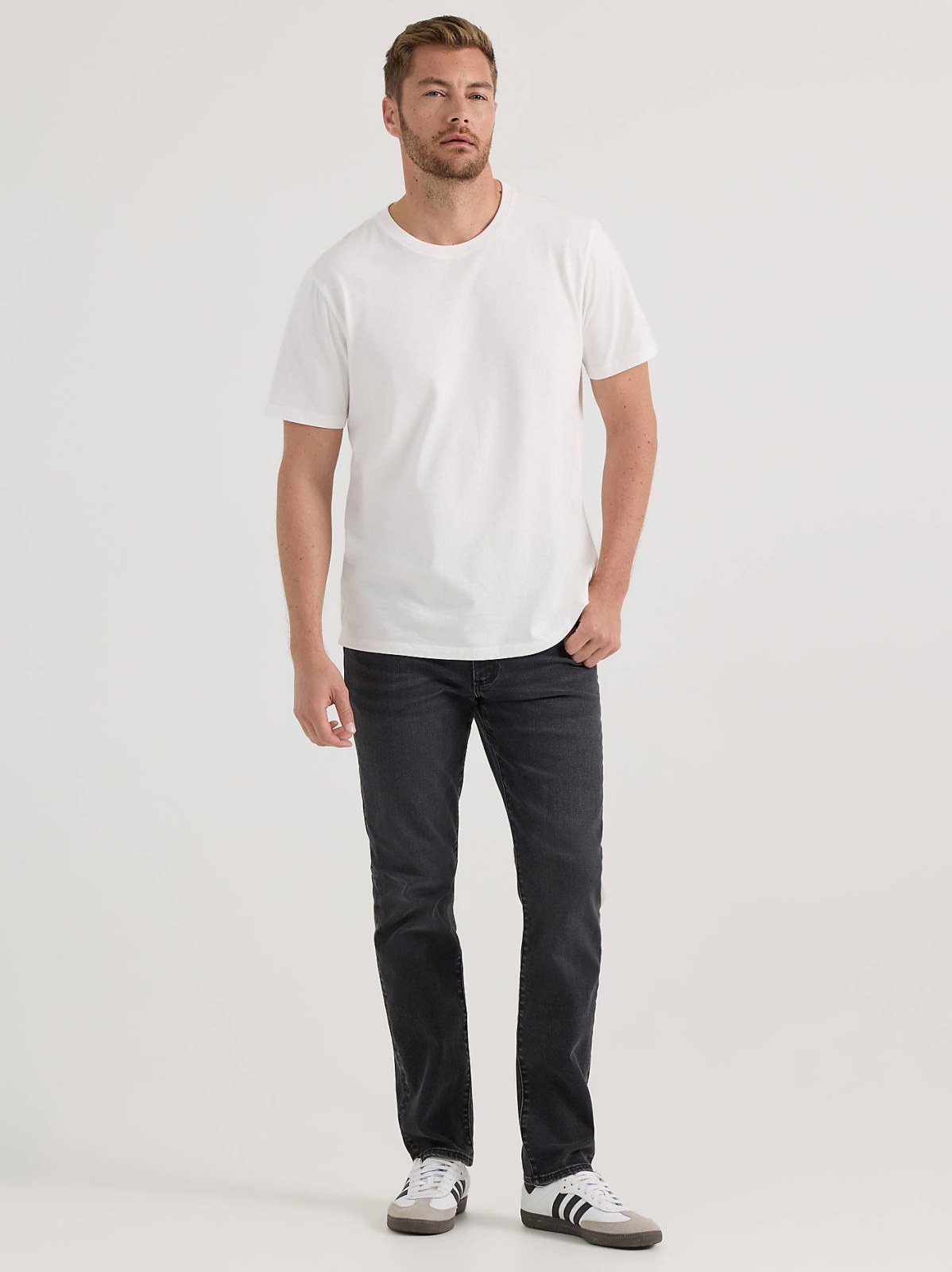 Men's Extreme Motion Regular Taper Jean
