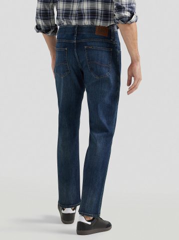 Men's Extreme Motion Straight Fit Tapered Leg Jean