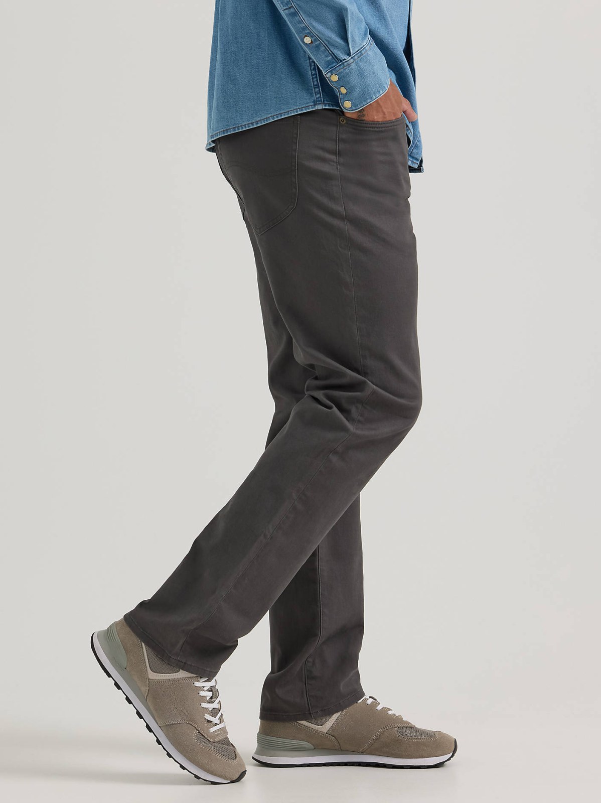 Men's Extreme Motion Relaxed Straight Twill Jean - view 4