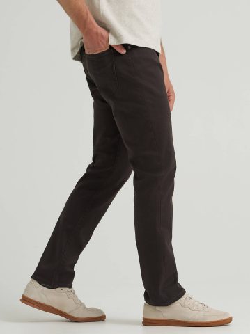 Men's Extreme Motion Straight Fit Tapered Leg Jean