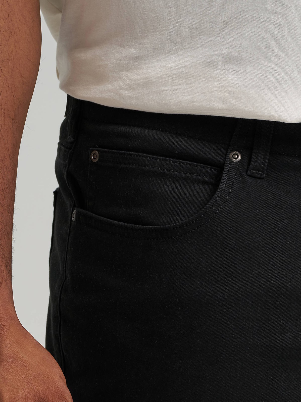 Men's Extreme Motion Straight Fit Tapered Leg Jean (Big & Tall) - view 5