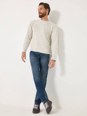 Men's Extreme Motion Straight Fit Tapered Leg Jean