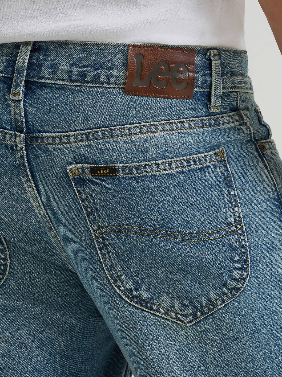 Men's Distressed 100% Cotton Relaxed Straight Jean - view 5
