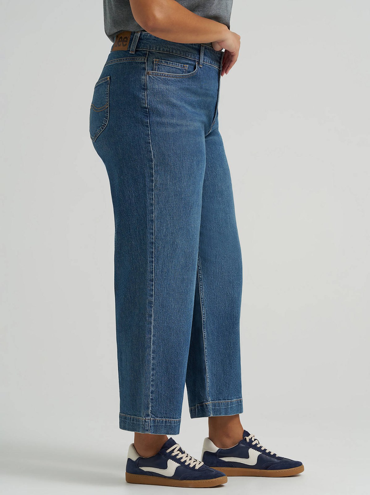Women's Legendary Wide Leg Crop Jean (Plus) - view 4