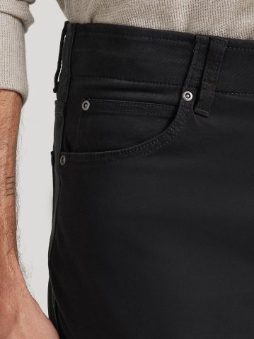 Men's Extreme Motion Straight Fit Tapered Leg Jean