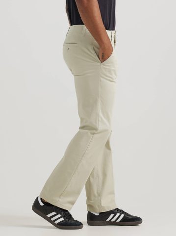 Men's Extreme Motion Flat Front Khaki Pant