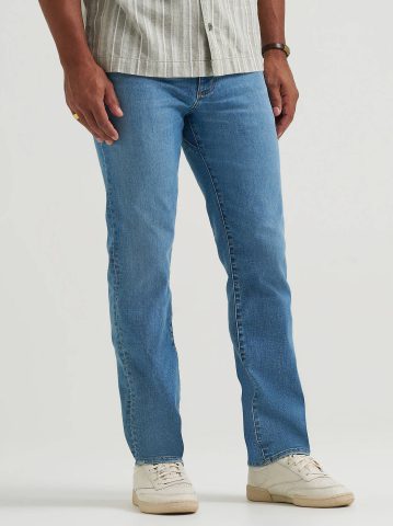 Men's Extreme Motion Regular Straight Jean with Cool Temp Technology