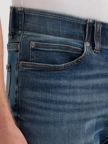 Men's Extreme Motion Relaxed Straight Jean