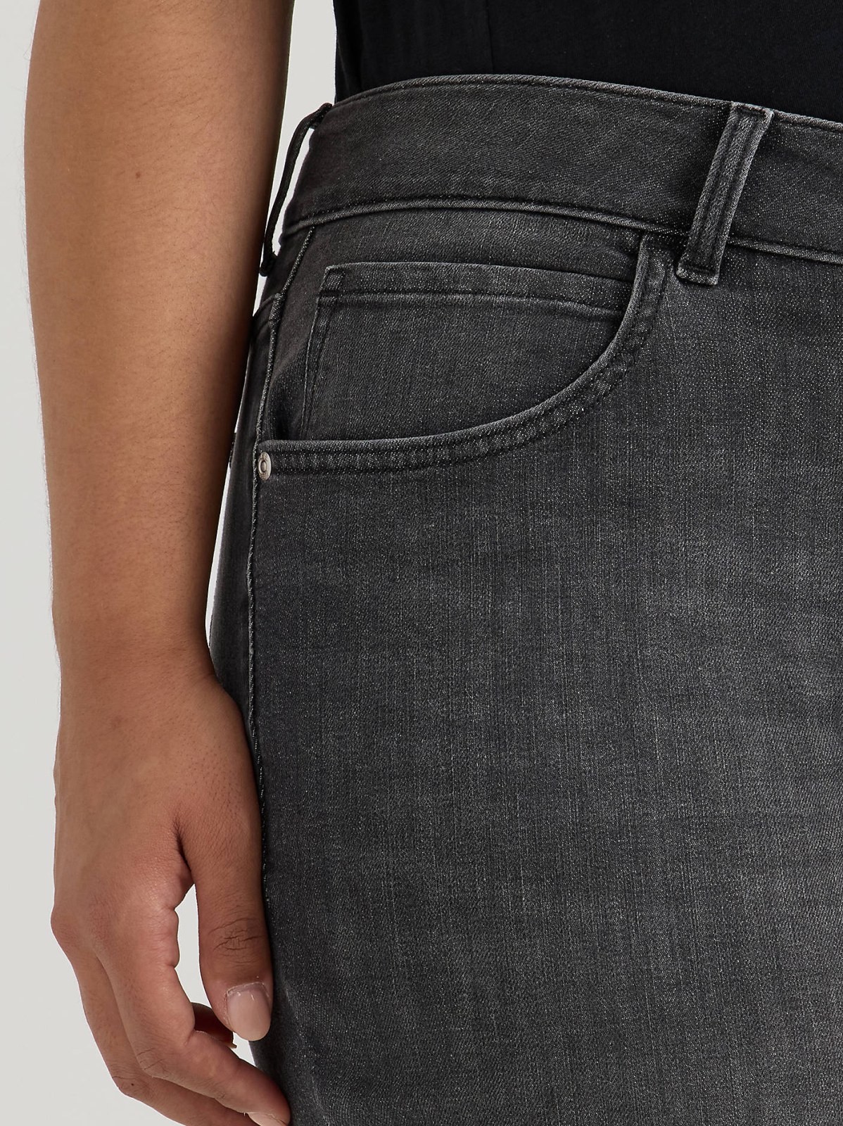 Women's Legendary 90's Taper Leg Jean (Plus) - view 6