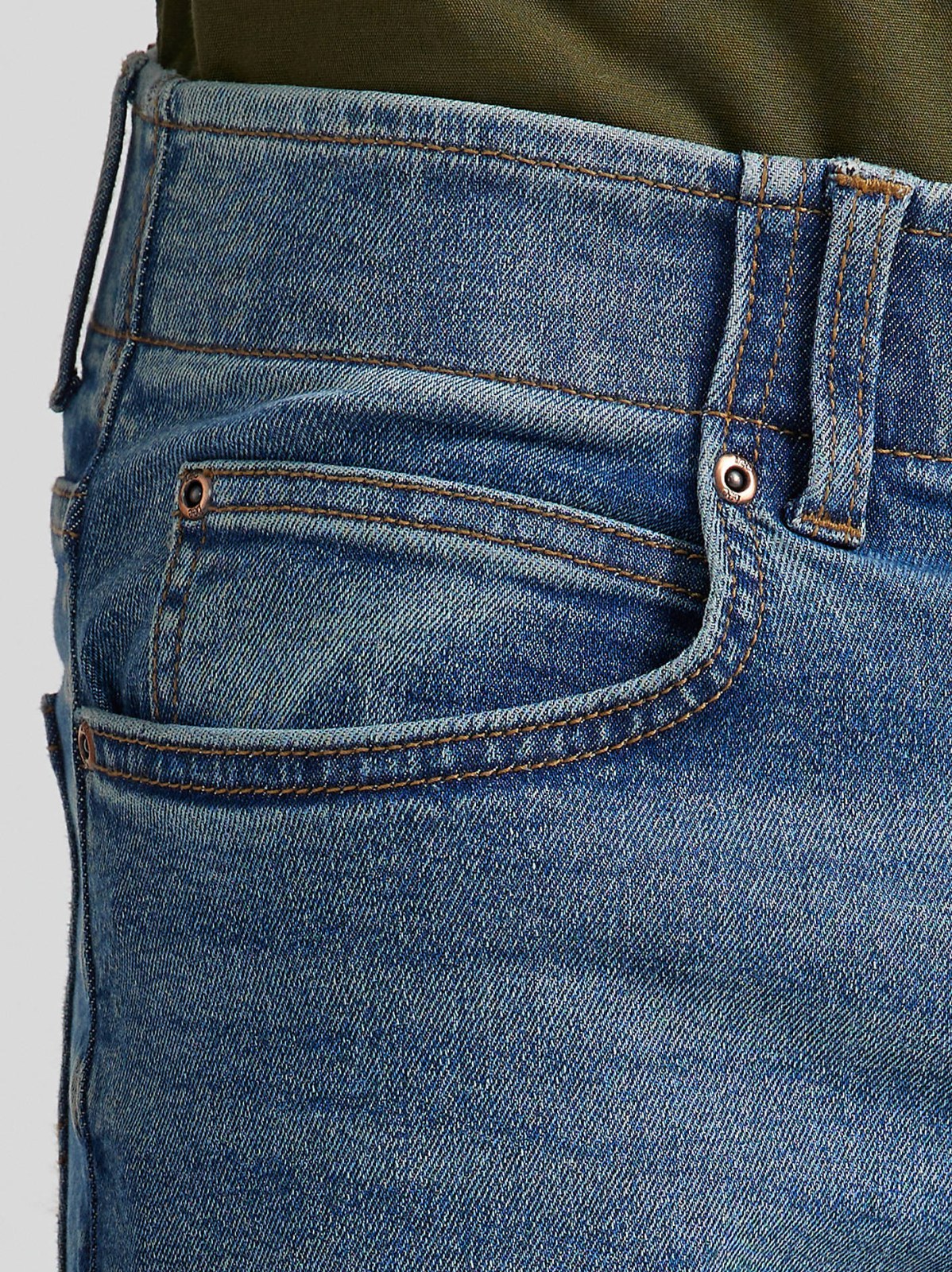 Men's Extreme Motion Regular Fit Straight Leg Jean - view 6