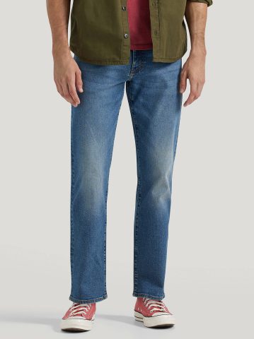 Men's Extreme Motion Regular Fit Straight Leg Jean