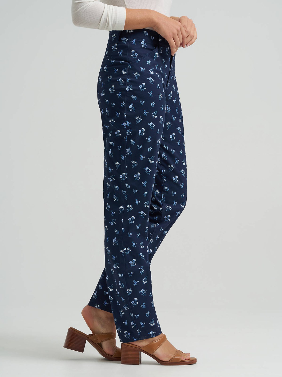 Women's Legendary Chino Pant - view 4