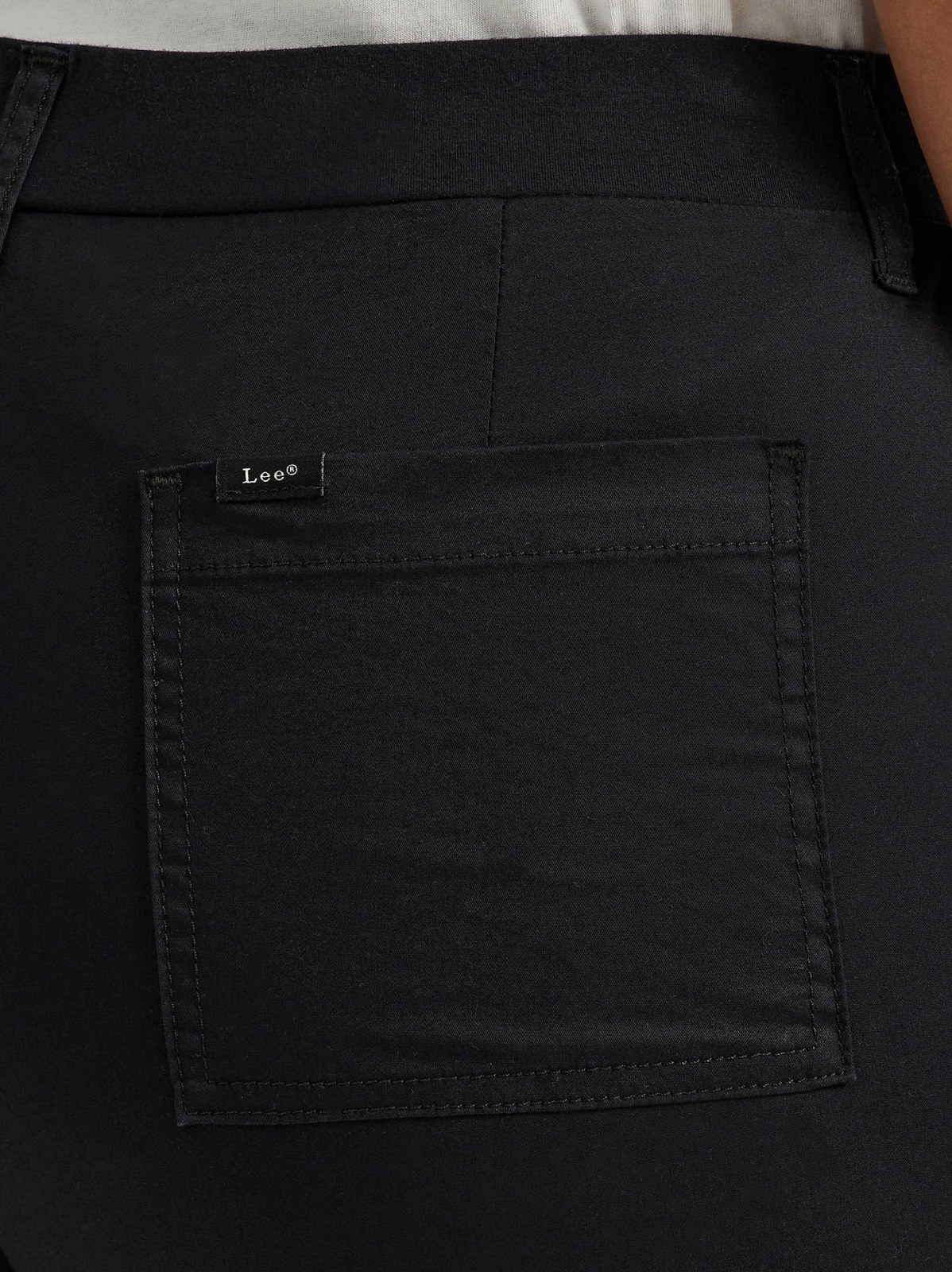 Women's Ultra Lux Comfort with Flex-to-Go Relaxed Fit Cargo Short (Plus) - view 5