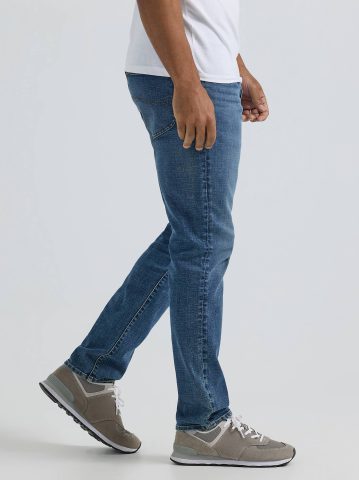 Men's Extreme Motion Regular Taper Jean