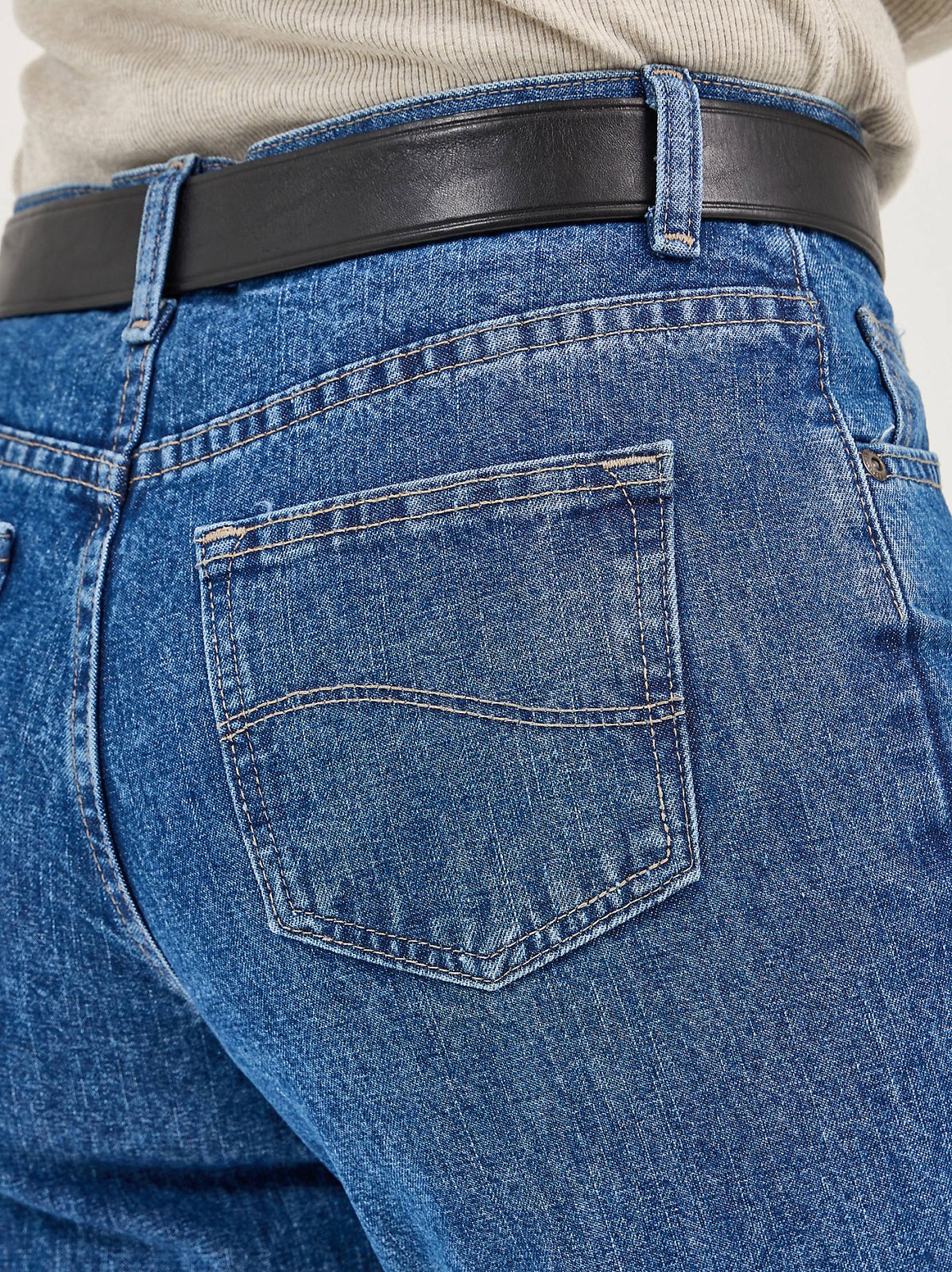 Women’s 100% Cotton Relaxed Fit Straight Leg Jean - view 5
