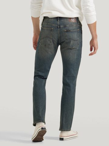 Men's Extreme Motion Straight Fit Tapered Leg Jean