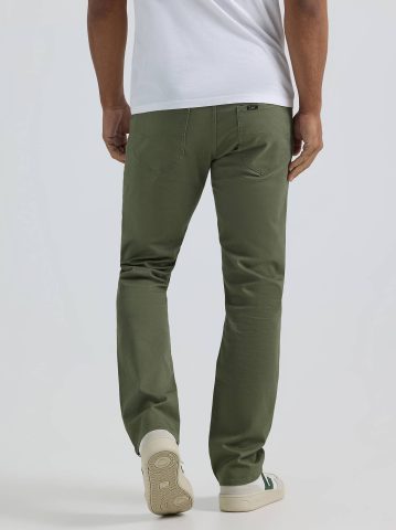Men's Extreme Motion Regular Straight Twill Jean