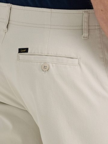 Men's Extreme Motion Flat Front Khaki Pant