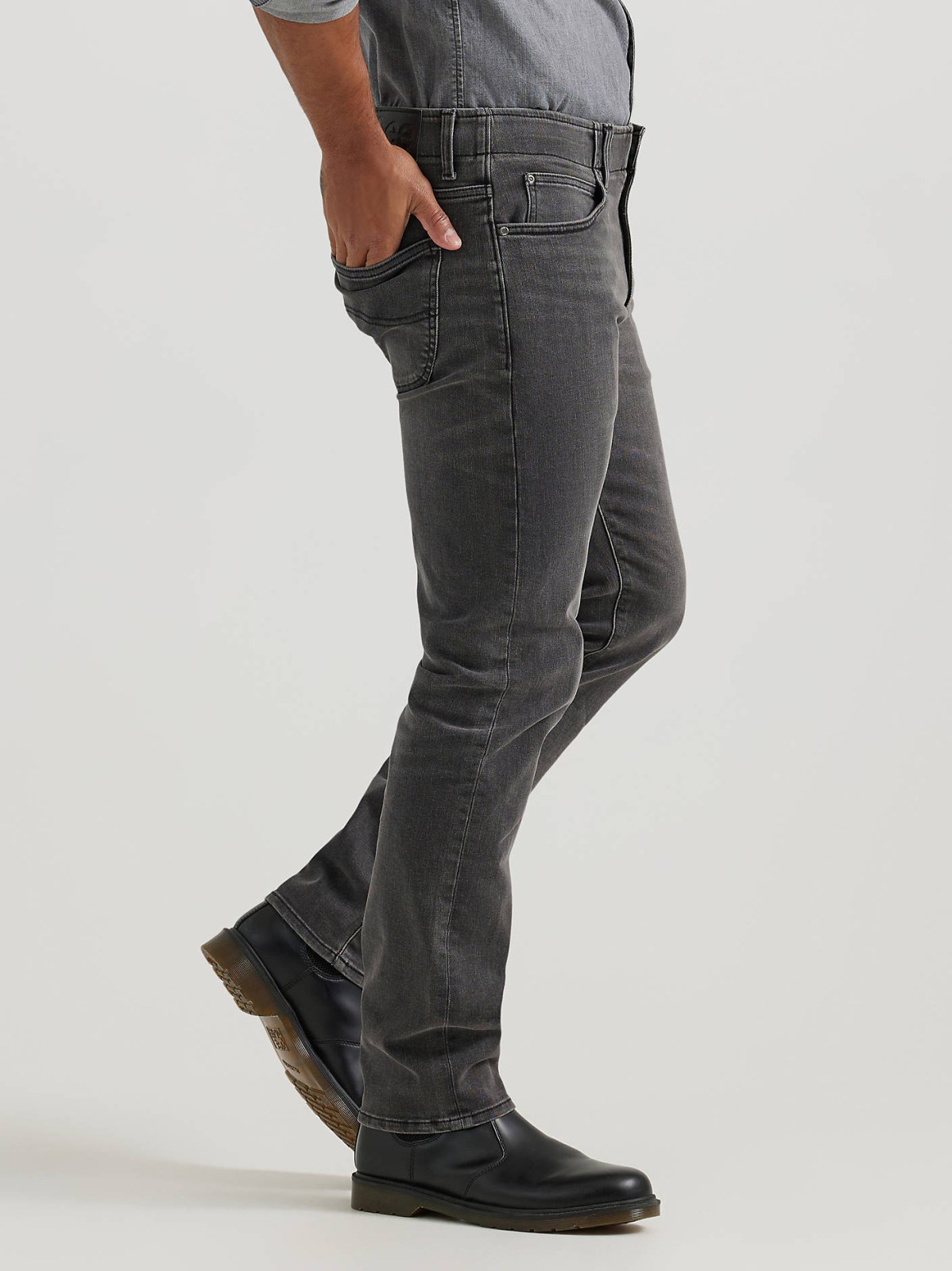 Men's Extreme Motion MVP Slim Fit Tapered Jean - view 4