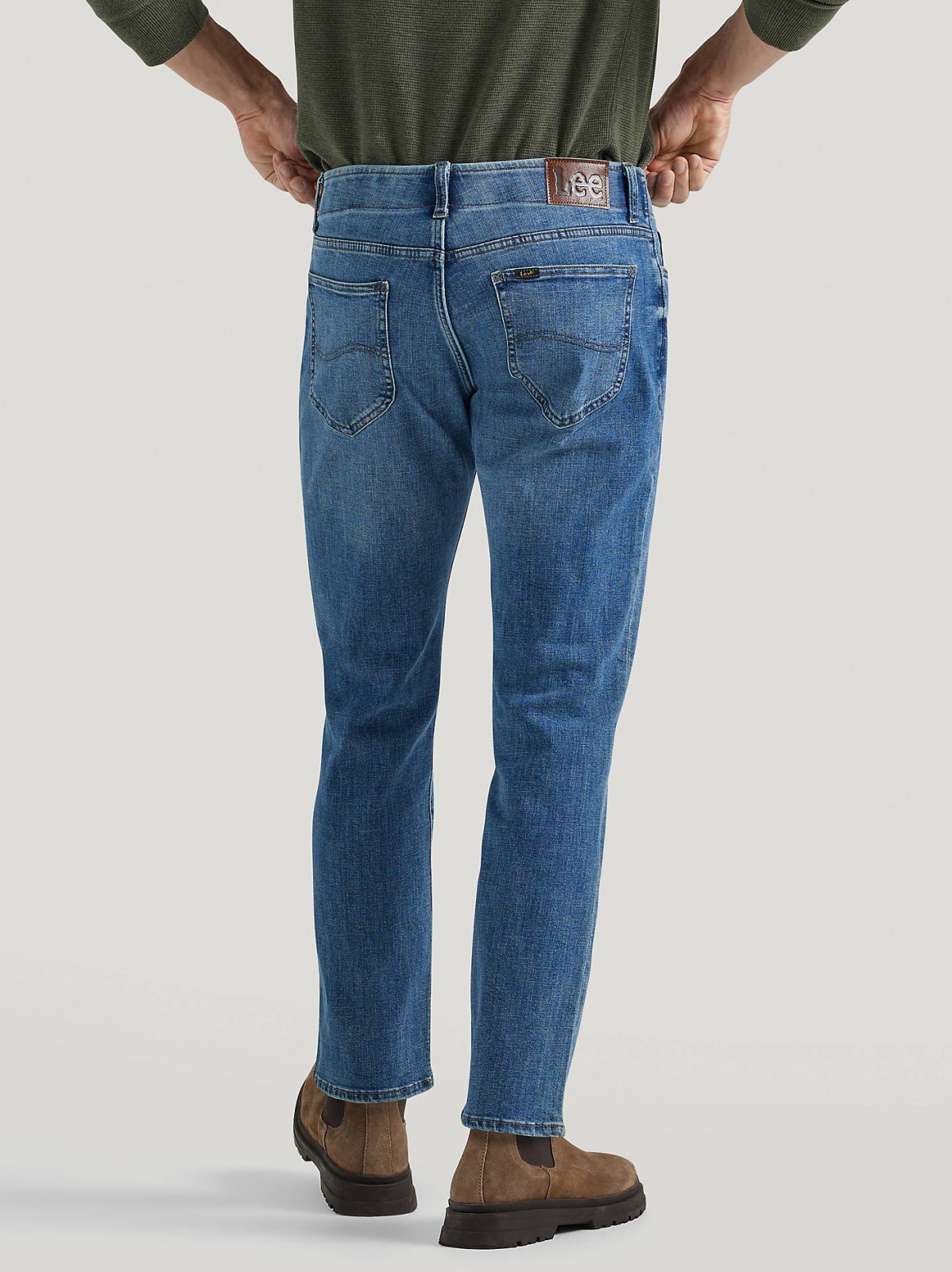 Men's Extreme Motion MVP Straight Fit Tapered Jean - view 3