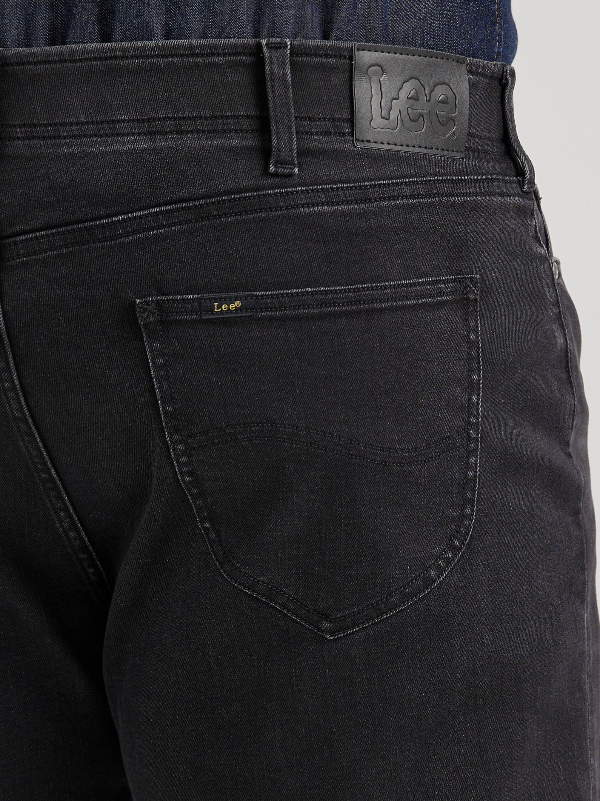 Men's Extreme Motion MVP Relaxed Straight Jean (Big & Tall) - view 5