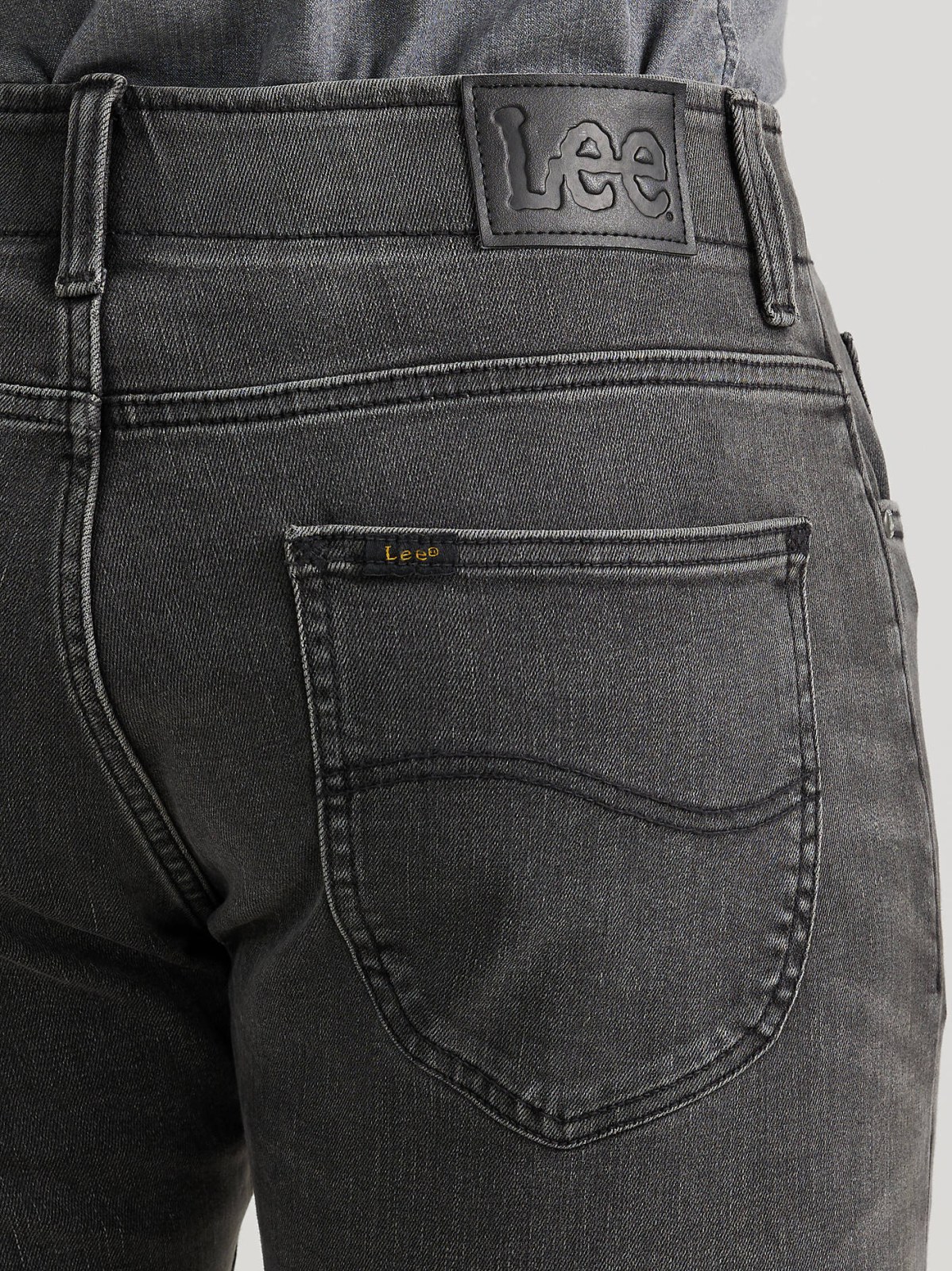 Men's Extreme Motion MVP Slim Fit Tapered Jean - view 5