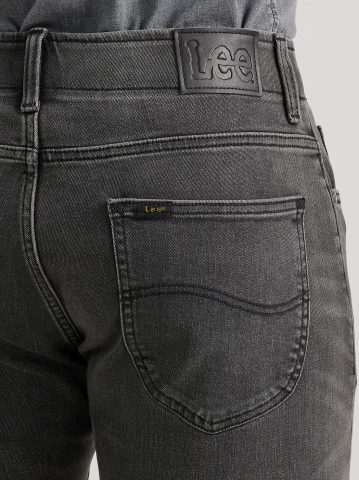Men's Extreme Motion MVP Slim Fit Tapered Jean