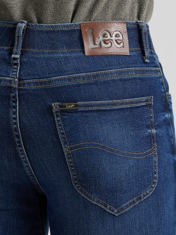 Men's Extreme Motion Regular Fit Straight Leg Jean
