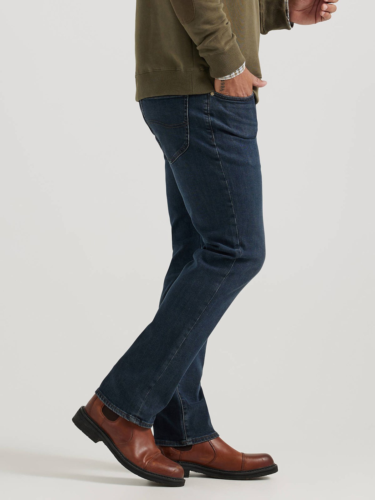 Men's Extreme Motion MVP Straight Fit Tapered Jean - view 5