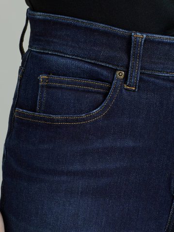 Women's Ultra Lux Comfort with Flex Motion Bootcut Jean (Petite)