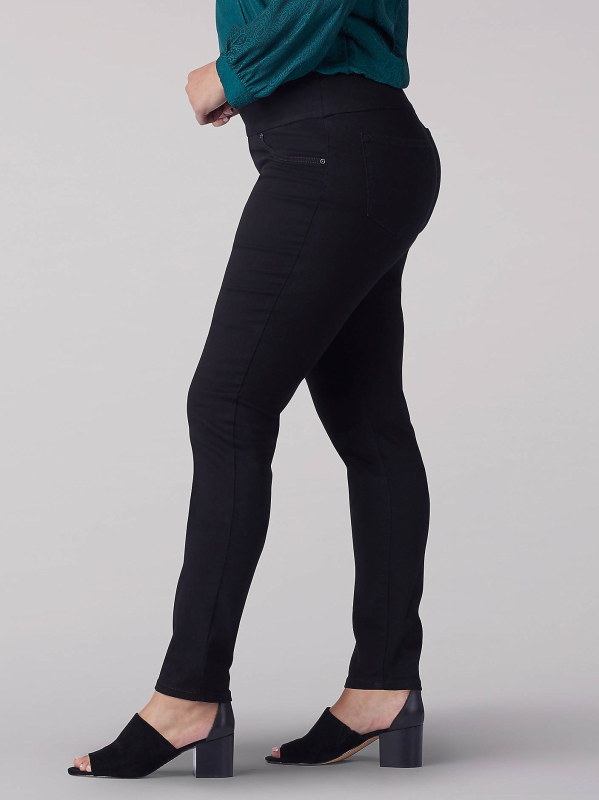 Women’s Sculpting Slim Fit Skinny Pull-On Jean (Plus) - view 3