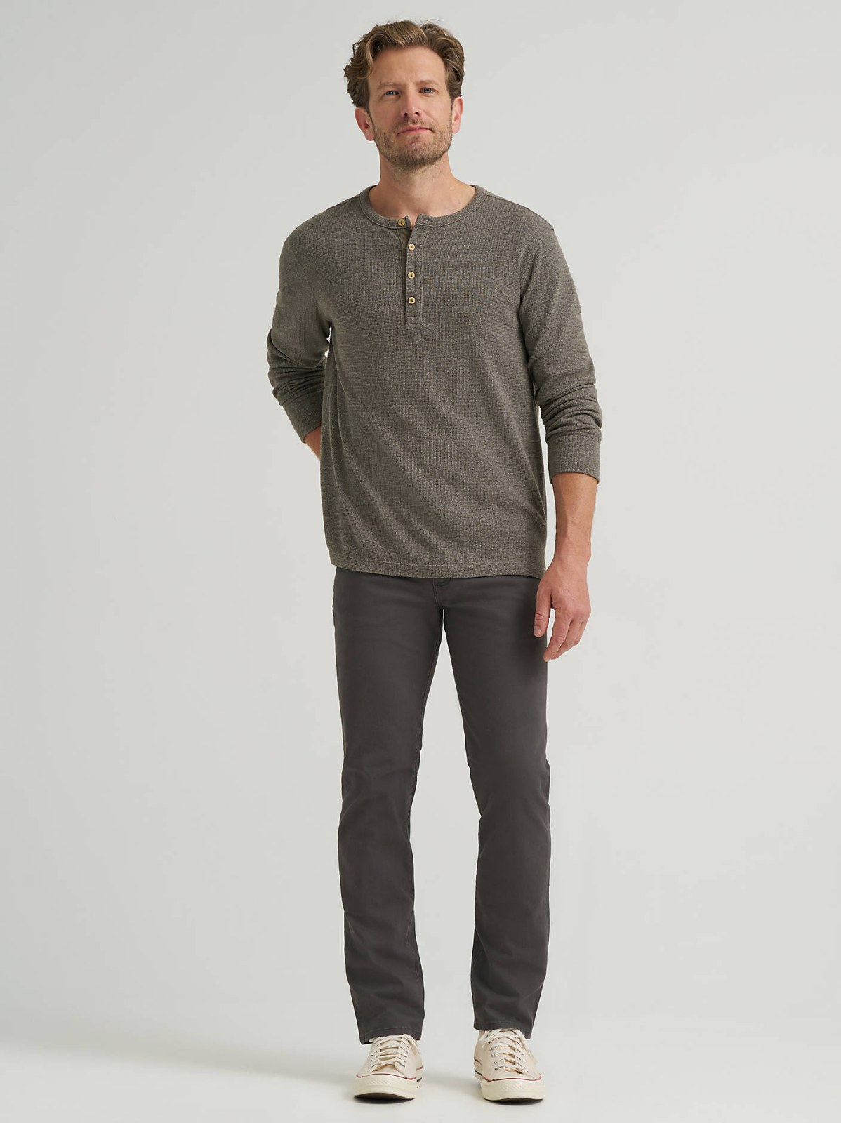 Men's Extreme Motion Slim Straight Twill Jean