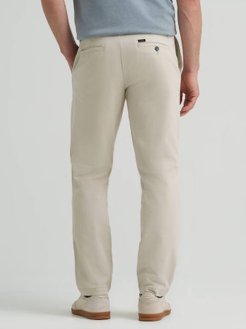 Men's Extreme Motion Relaxed Fit Khaki Pant