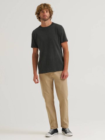 Men's Extreme Motion Regular Taper Chino Pant
