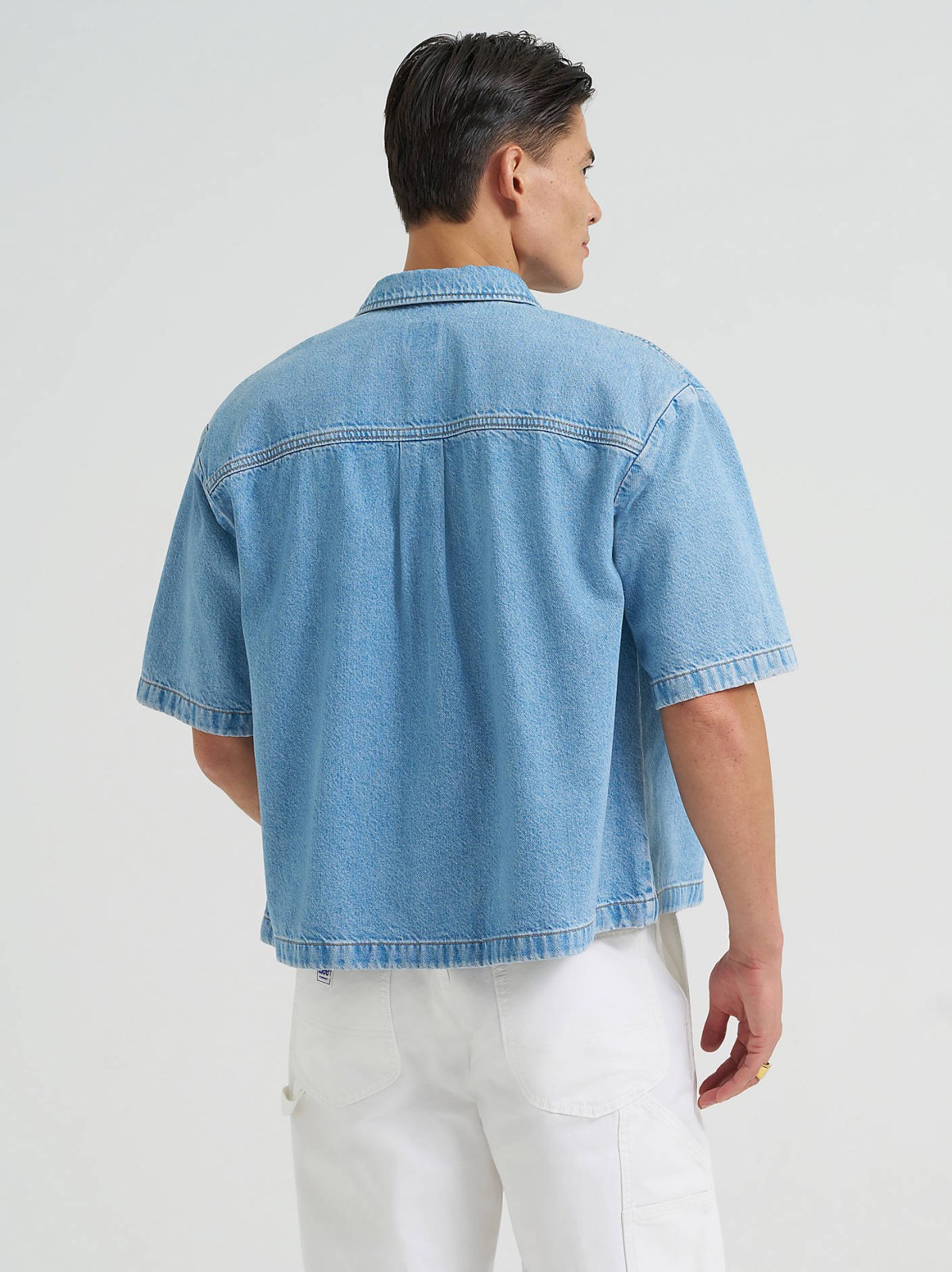 Men's Short Sleeve Loose Denim Button Down Shirt - view 4