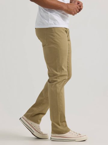 Men's Extreme Motion Slim Straight Twill Jean