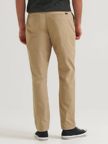 Men's Extreme Motion Regular Taper Chino Pant
