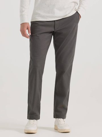 Men's Extreme Motion Relaxed Fit Khaki Pant